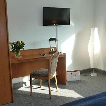 Hotel Im Winkel Билефелд Екстериор снимка