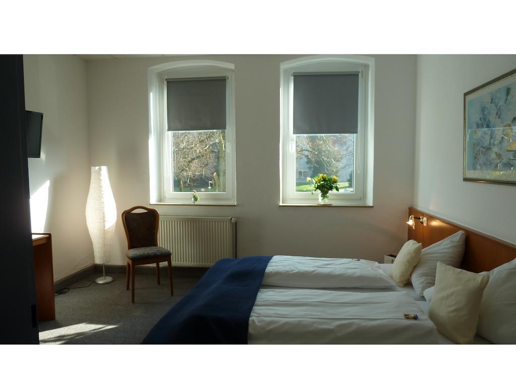 Hotel Im Winkel Билефелд Екстериор снимка