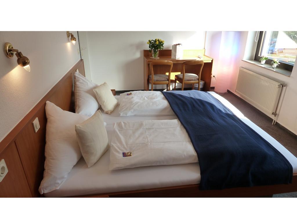 Hotel Im Winkel Билефелд Екстериор снимка