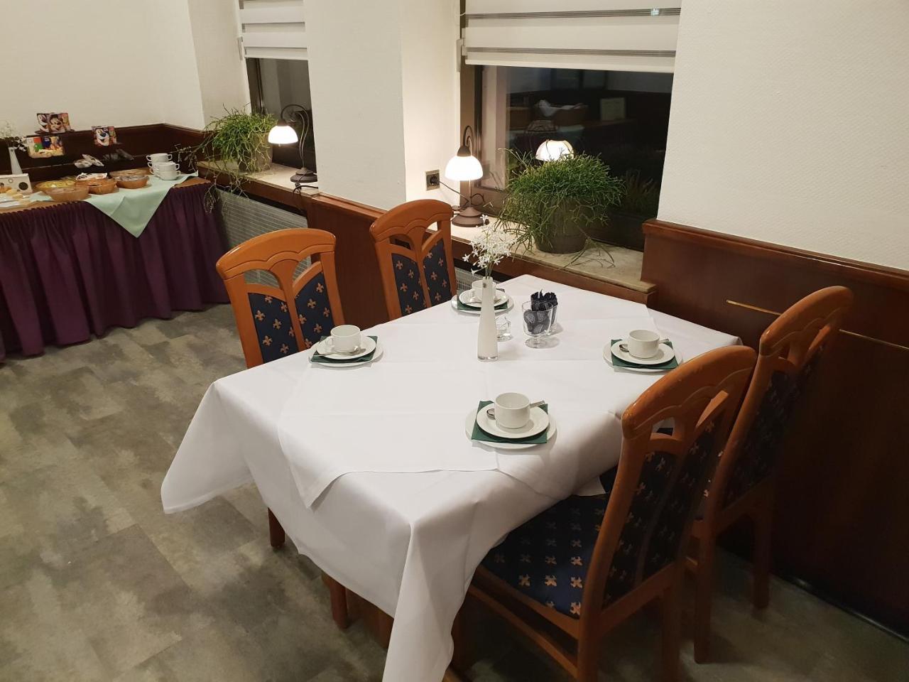 Hotel Im Winkel Билефелд Екстериор снимка